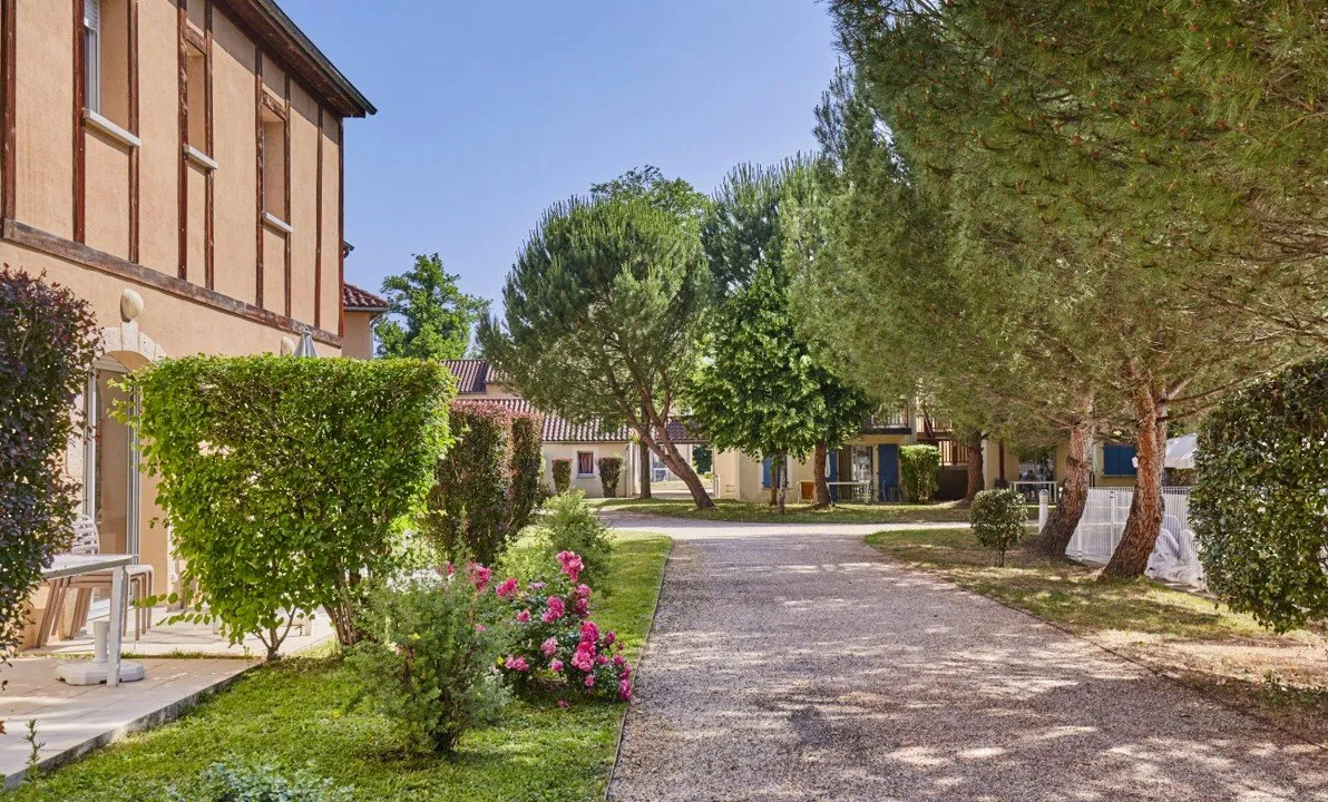 Foto di INVESTIMENTO IN AFFITTO – Montignac-Lascaux – Residenza turistica Le Hameau du Moulin – Redditività 7,88%