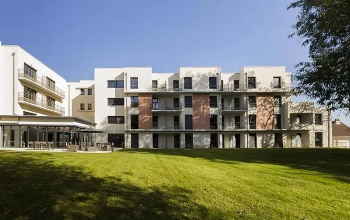 Foto di INVESTIMENTO IN AFFITTO – Nevers – Residence du Parc Residenza per Anziani – 8,04% di redditività