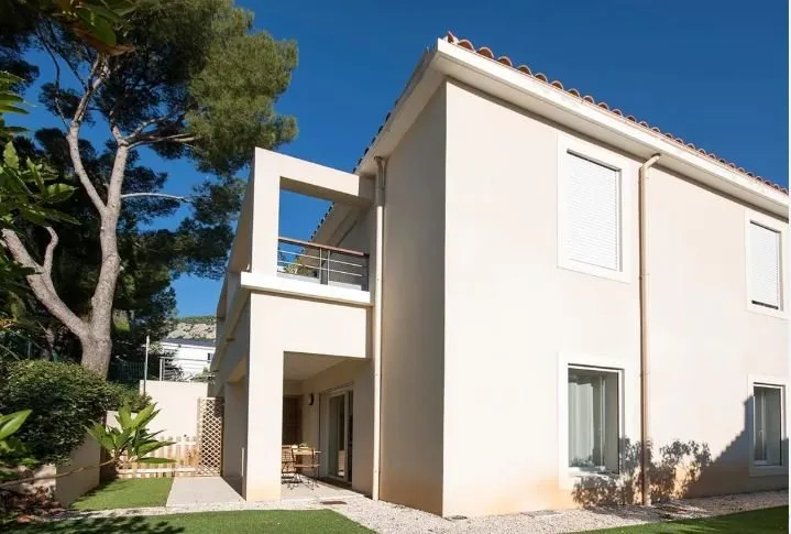 Foto di INVESTIMENTO IN AFFITTO – Le Revest-les-Eaux – Residenza Assistita Les Jardins du Revest – Rendimento 8,30%